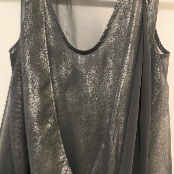 ASTR Blouse in silver in size Small - Picture 2 of 3